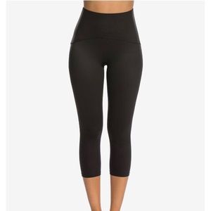 Spanx Active Cropped Leggings